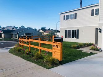 Custom Beautiful privacy wall Frame Planter Box Garden Bed cedar redwood Mother’s Day Best Gift 