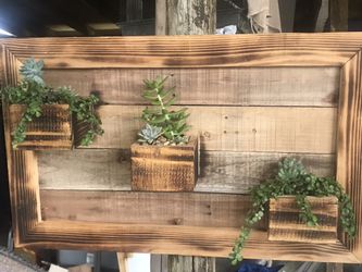 Pallet succulent planter