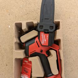 Milwaukee M18 Fuel Chainsaw 