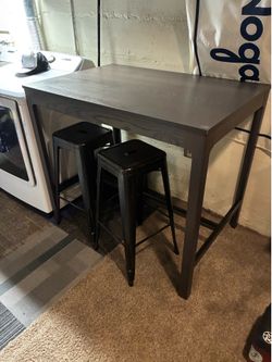 Pub table