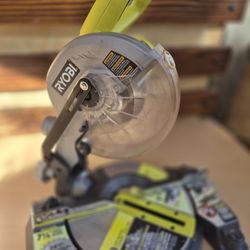 RYOBI 18V CORDLESS 71/4" MITER SAW  TOOL ONLY 
