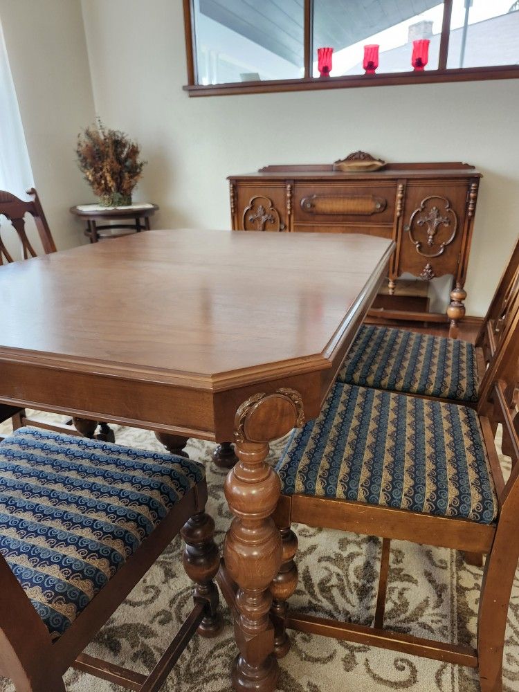 1920s/1930s Dining Room Table, Chairs, And Buffet