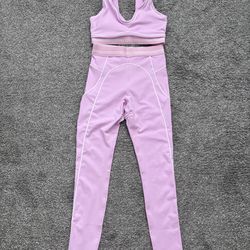 Women Alo set size XS brand new pink and white