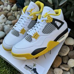 Jordan Retro 4 Vivid Sulfur 10 & 10.5 Men