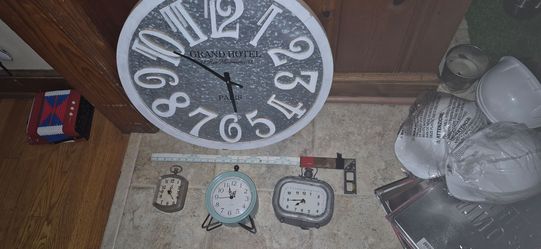 Decorative Clock Collection – Set of 4