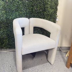 accent chair new only 1 
