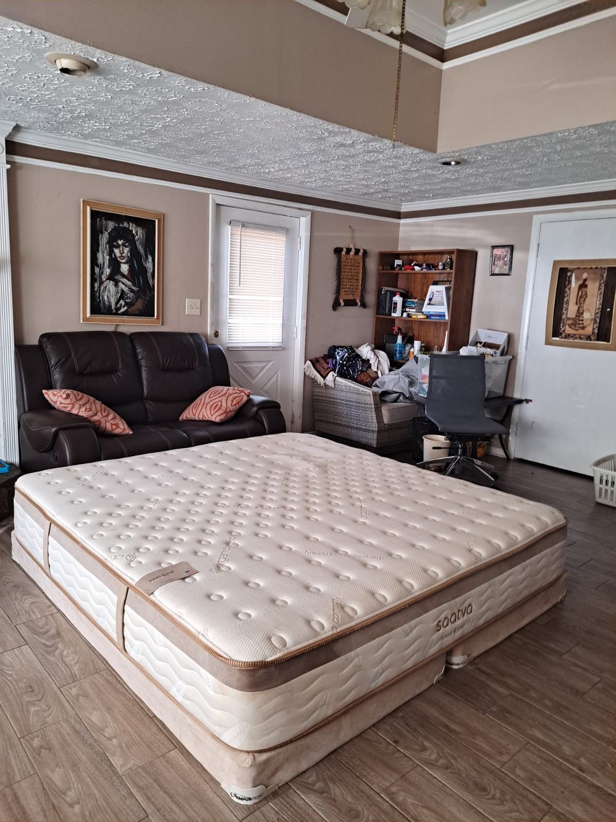 Nice clean king mattress and box springs SAATVA for Sale in