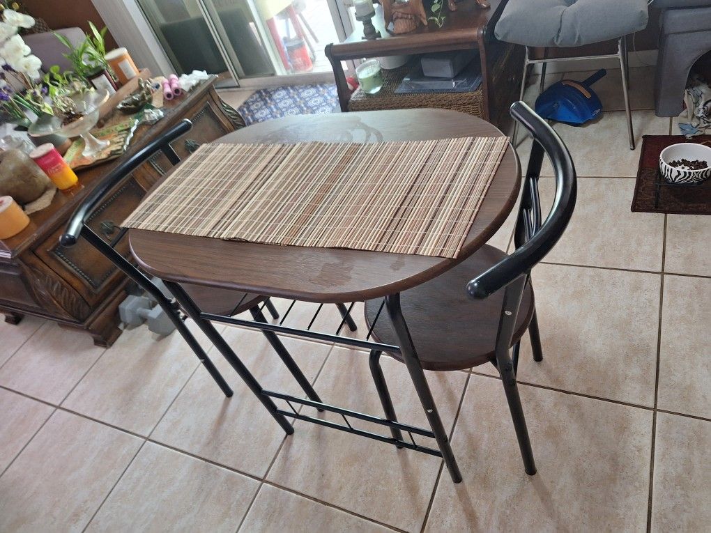 Set Of Table And Chair Like New
