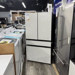 🔥SAMSUNG BESPOKE 29 CUBIC FT. WHITE GLASS REFRIGERATOR WITH BEVERAGE CENTER AND ICE MAKER🔥