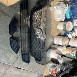 Toyota Corolla 2009 Grill 