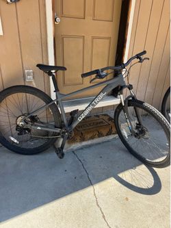 Ozark Trail Hybrid Bike – Great Condition