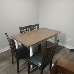 Kitchen Table 4 Chairs