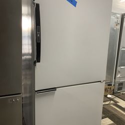 Amana Top Bottom Freezer 