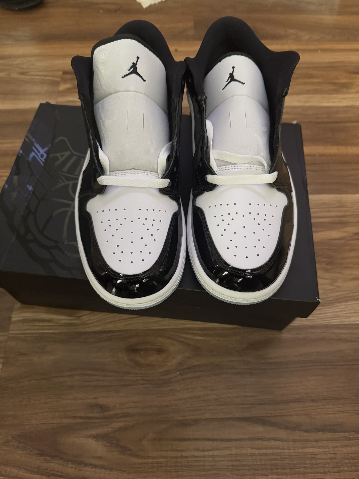 Jordan 1 Low Concord