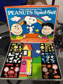 Vintage!! Peanuts play set German!!