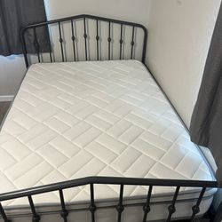 Full Size Frame & Mattress 