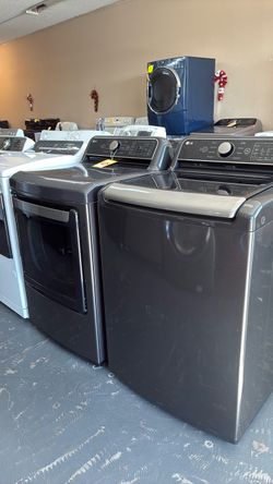 Nce like new LG washer and gas dryer set