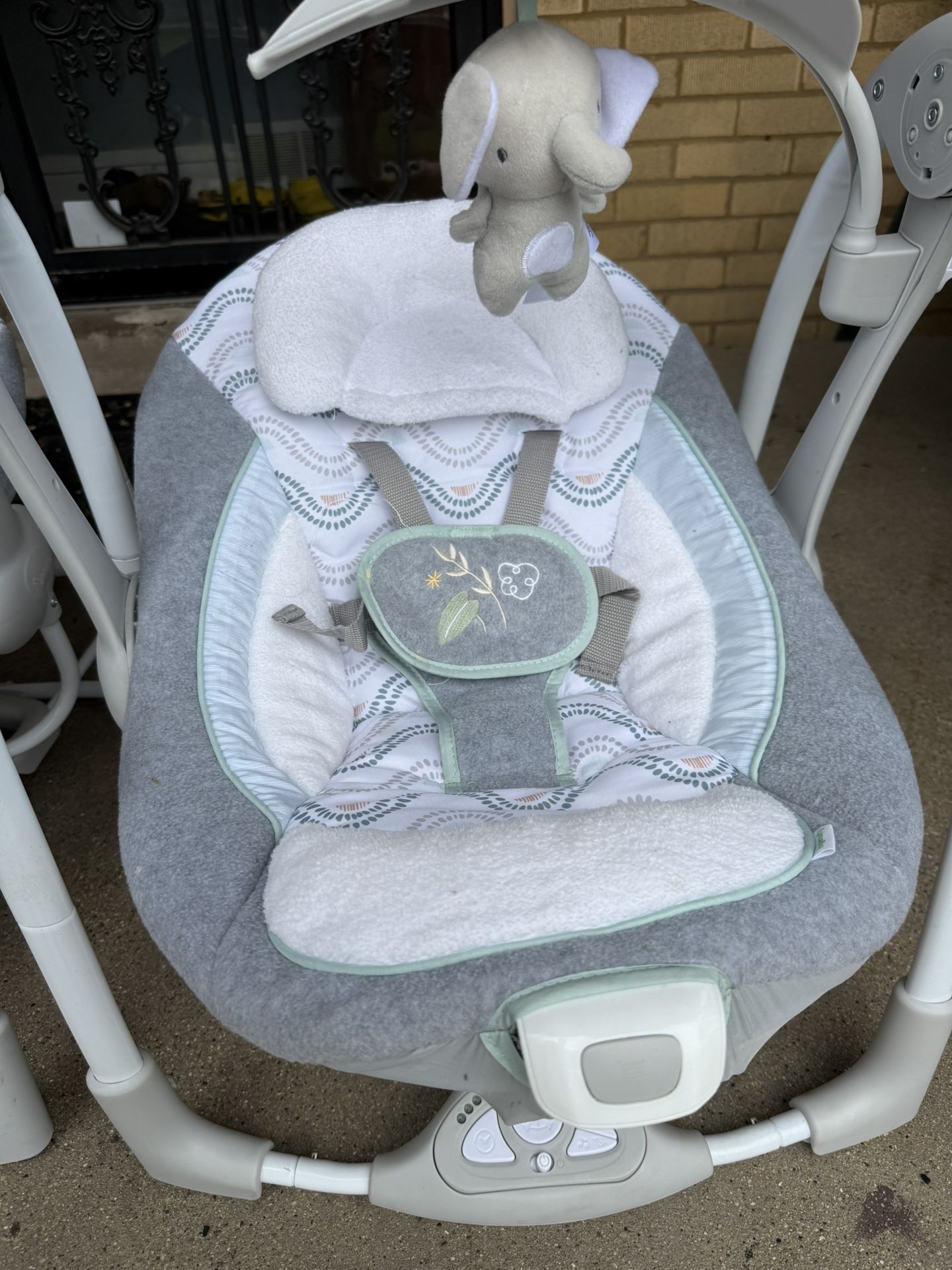 Ingenuity ConvertMe 2-in-1 Compact Portable Automatic Baby Swing & Infant Seat, Battery-Saving Vibra