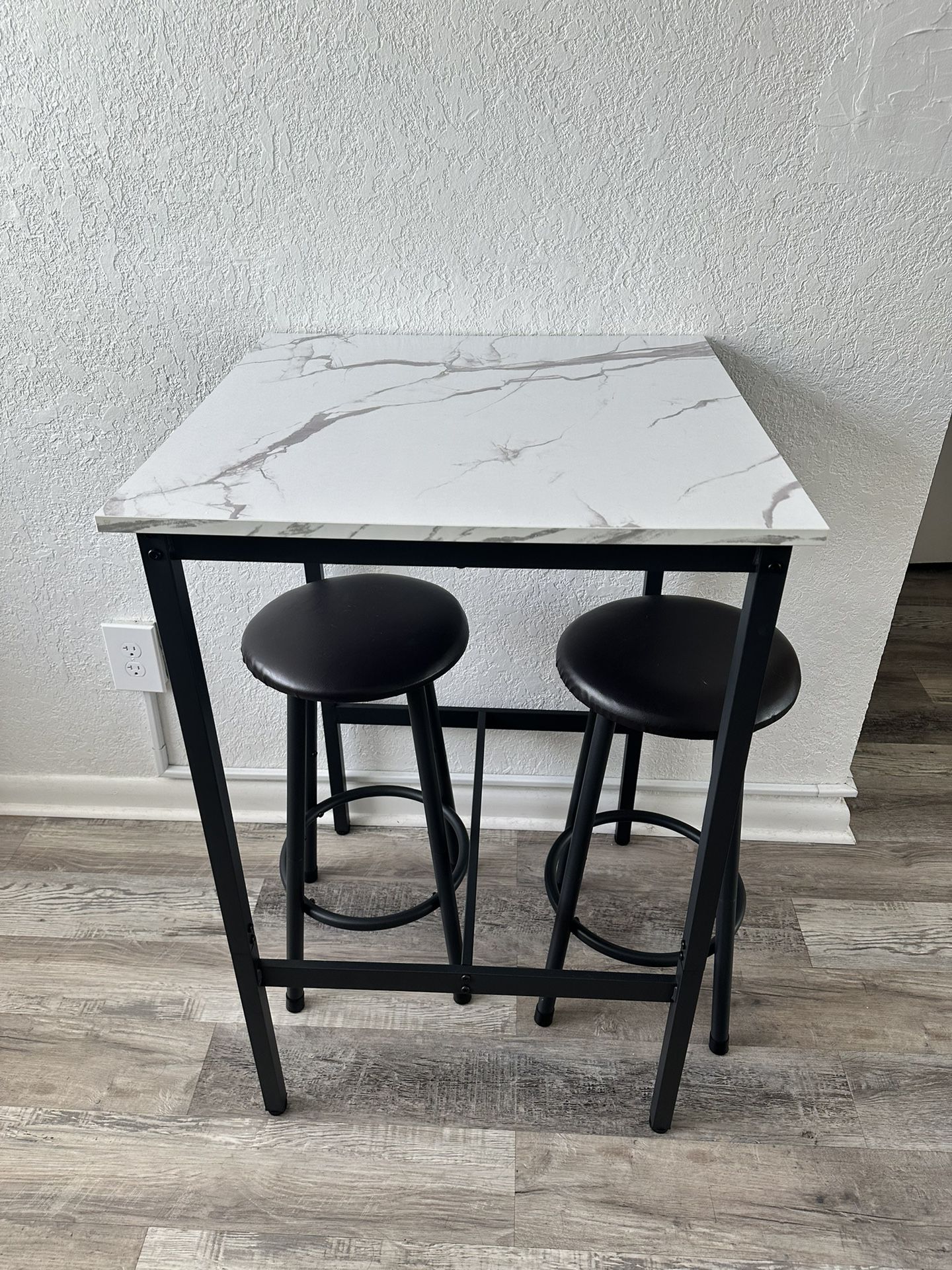 Small Kitchen High top Table & Chairs