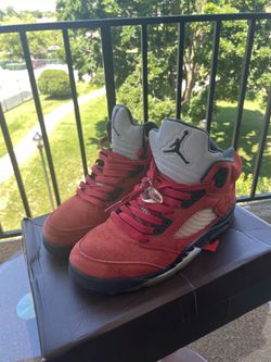 Jordan 5 redbull (size 8)