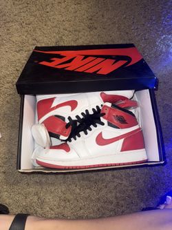 Nike Air Jordan 1 Retro High OG White Red Sneakers in Box