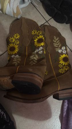 Flower Cowgirl boots