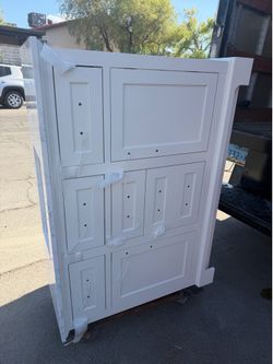 BRAND NEW 48” BATHROOM VANITY IN WHITE
