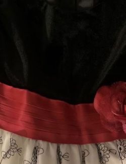 Children’s Dress (like New )