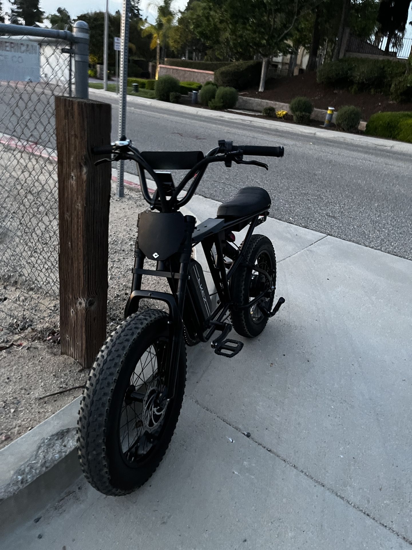 Akez E bike LOOKING FOR TRADES