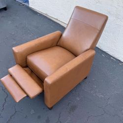 Barcalounger Ridgefield Leather Pushback Recliner