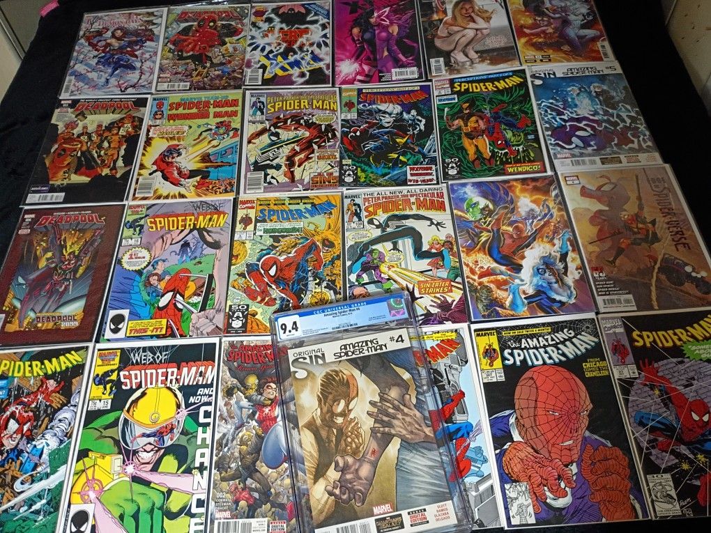 Comic Books Lot 24 +1 Graded Comic Book