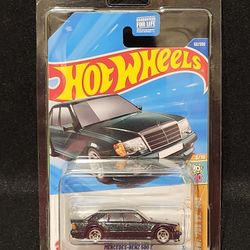 Hot Wheels 🔥 🛞,  $8 Mercedes 500 E, Protective Display Case Included! Obo