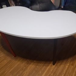 Small Kidney Shape Desk