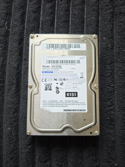 Samsung 3.5" SATA II hard drive with 1TB capacity