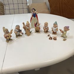 Snow White And The Seven Dwarfs Glass Figurine 