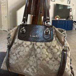 Vintage Coach Shoulder Purse! 