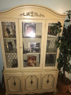 Everything must go. Moving today. Only 10$ also more in house.