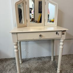 Girl Vanity 