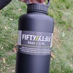 Fifty 64oz Stainless Steel  Double Wall Vacuum Insulated Beverage Container .