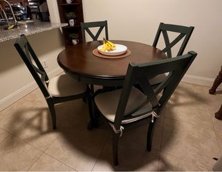 Dining table set