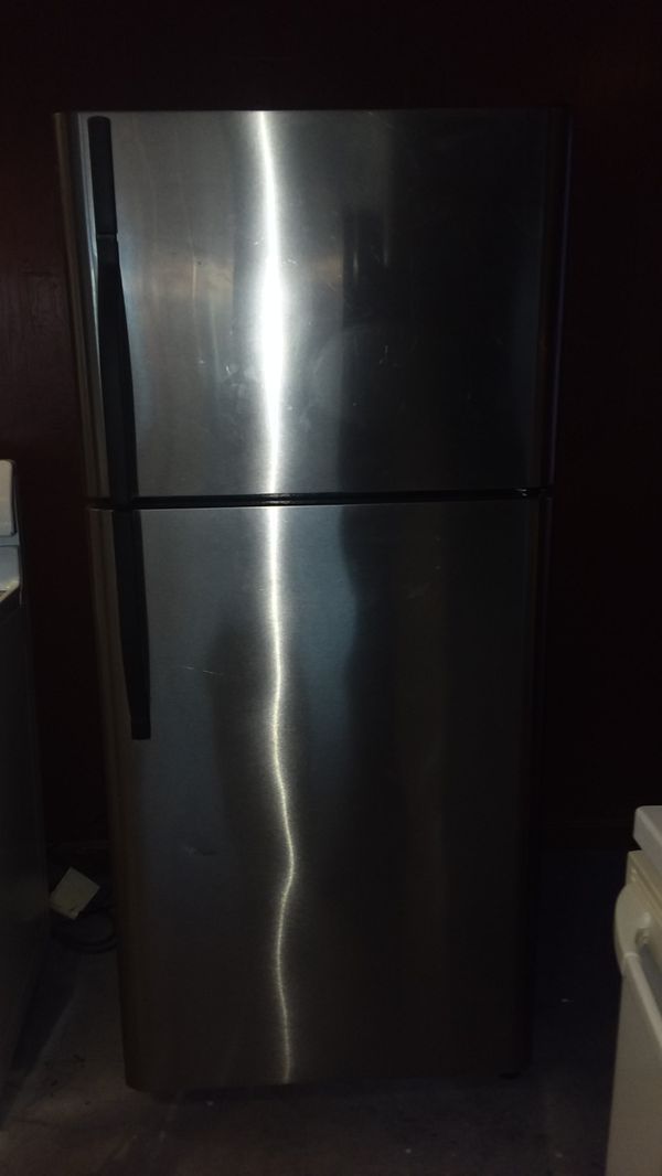 Kenmore 18 cubic foot stainless steel refrigerator for Sale in Candia
