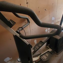 Gym Elyptical 
