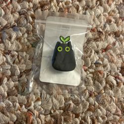 black cat pin