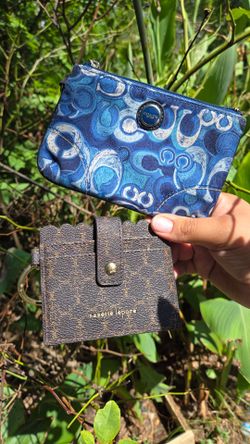 2 wallets