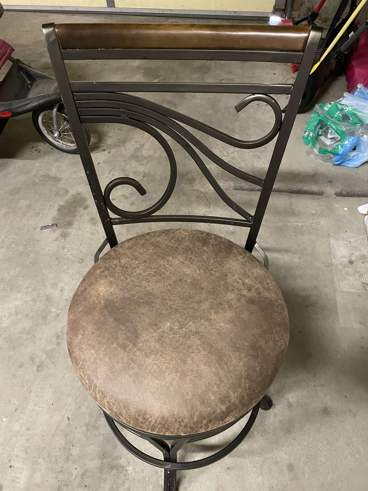 2 Bar Stools
