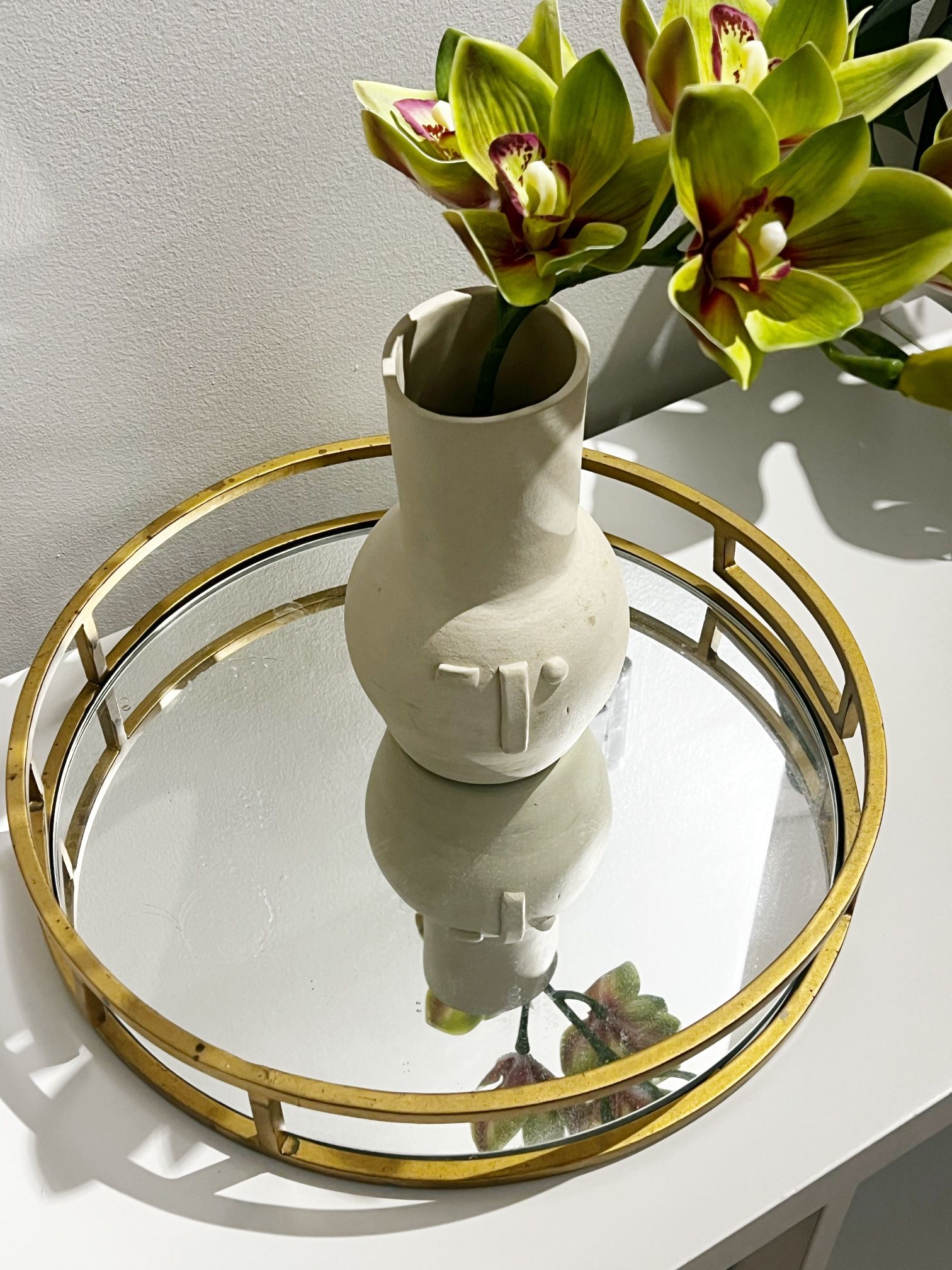 Modern Mirrored Tray, 16 Inch Diameter, Gold, Decorative Round Mirror Tray