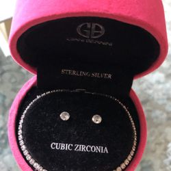 Brand New  Women  Bracelet  And  Earrings 