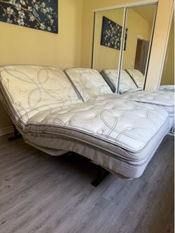 Sleep Number i8 Smart Bed + FlexFit Adjustable Base (Split King)