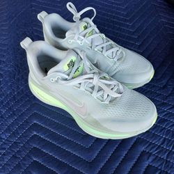 Nike vomero 18 $60