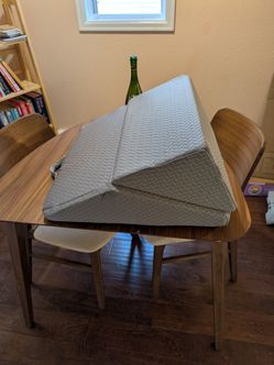 Adjustable wedge pillow